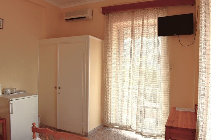 Room 13 of 72