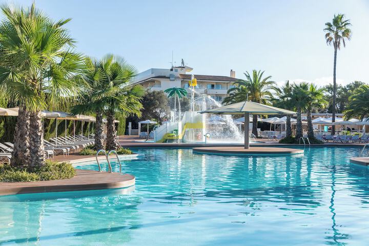 Pools & Facilities