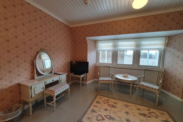 Room 22 of 137