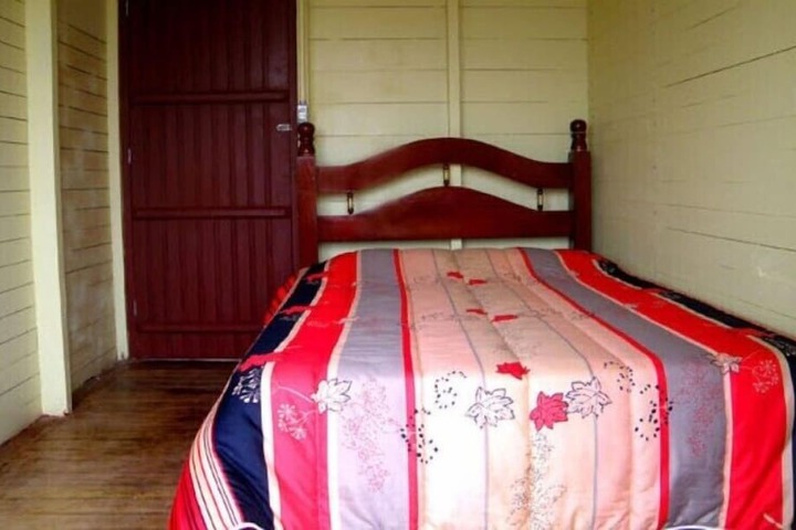 Room 6 of 52