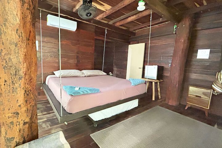 Room 4 of 27