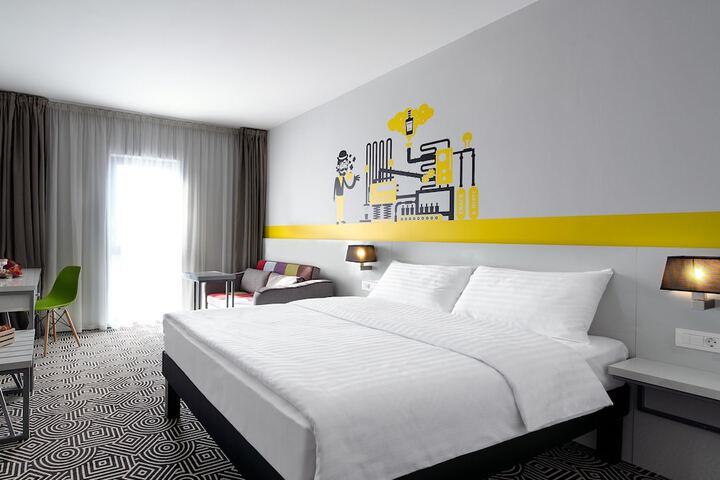 Room 10 of 52