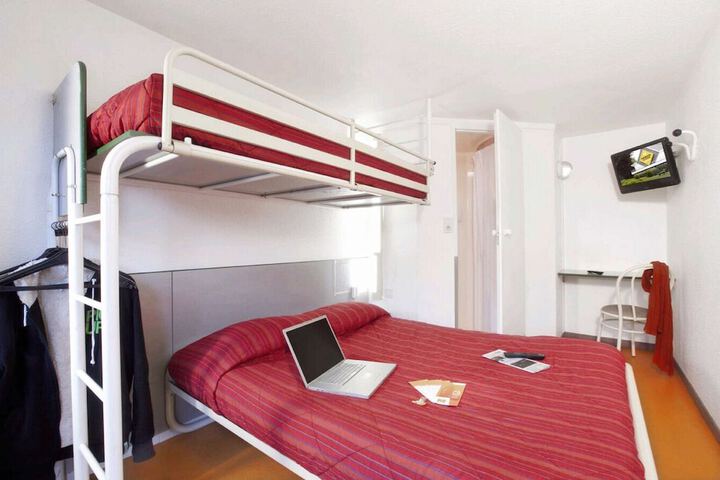 Room 12 of 36