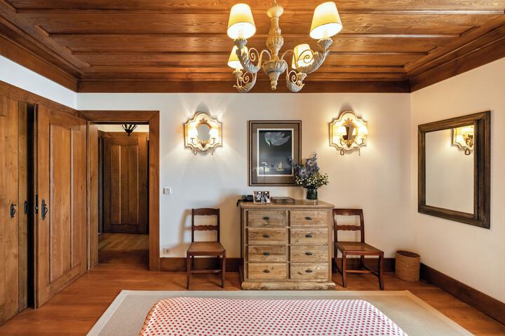 Room 78 of 154