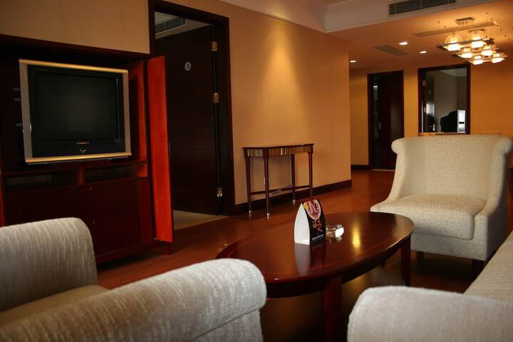 Room 8 of 22