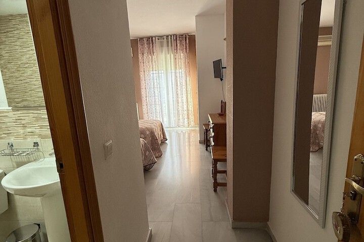 Room 46 of 127