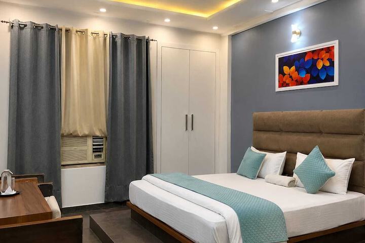 Room 3 of 15