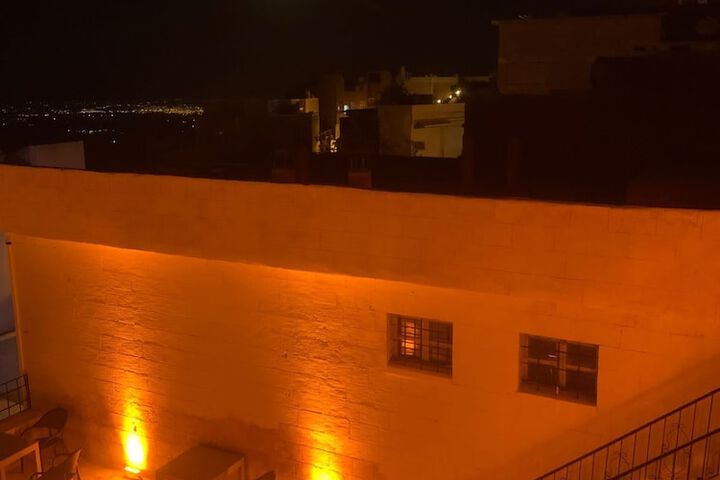 Hotel Exterior 10 of 15