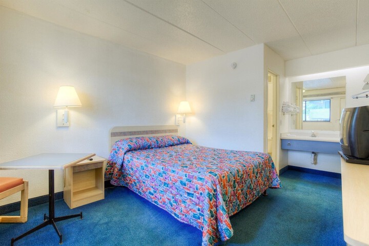 Room 19 of 47