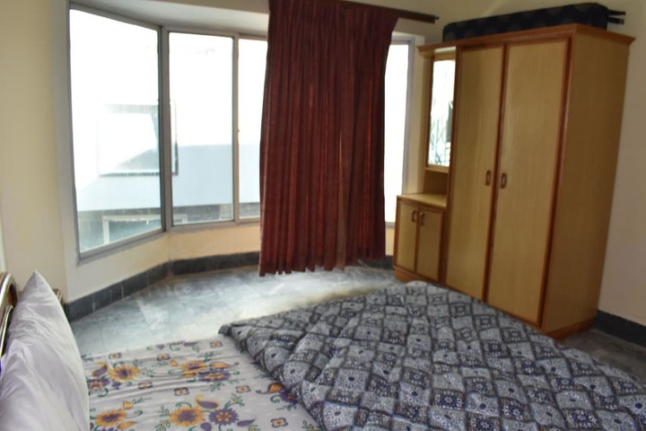 Room 3 of 12