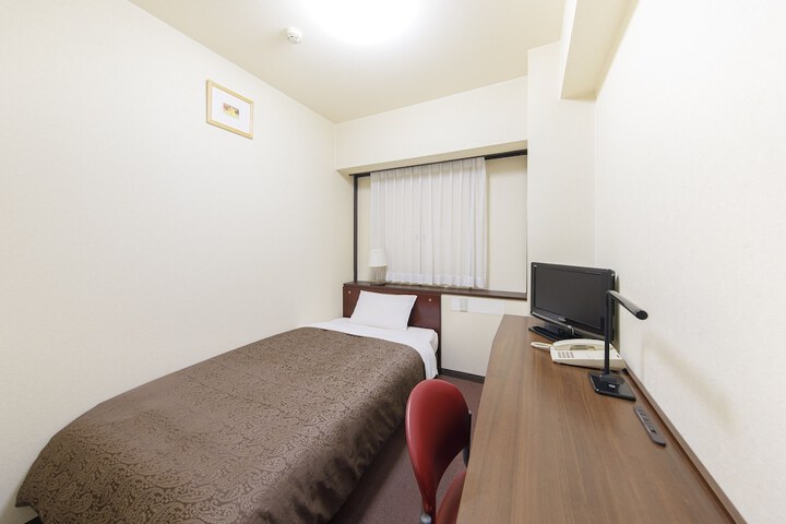 Room 5 of 15