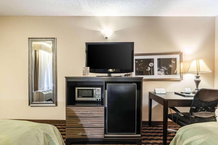 2 Double Beds (4 of 13)