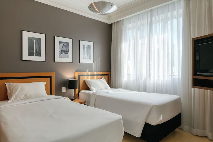 Room 3 of 74