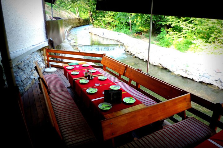 Dining 23 of 47