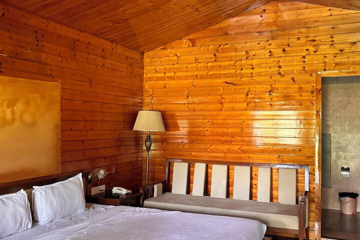 Room 21 of 68