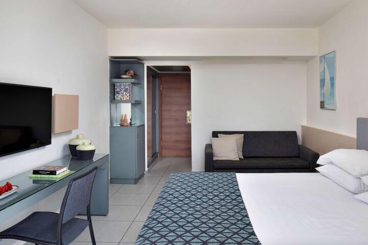 Room 105 of 147