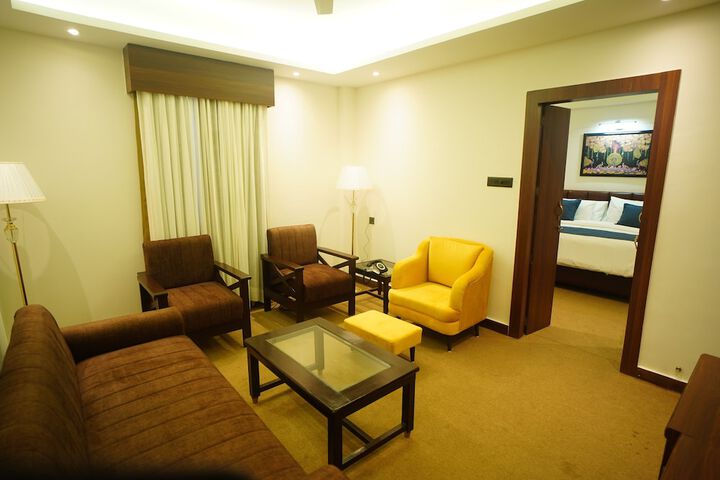 Room 34 of 111