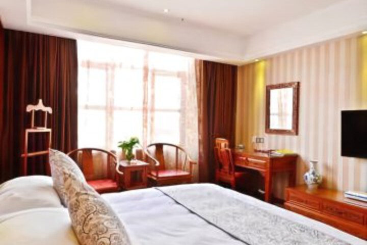 Room 15 of 15