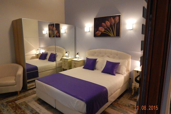 Room 5 of 63