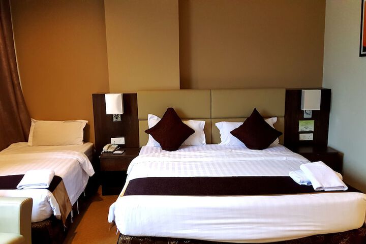 Room 9 of 44