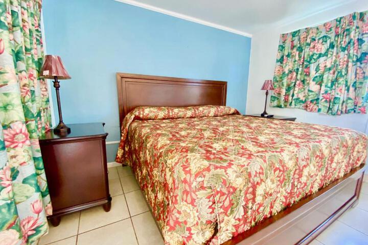 1 King Bed (1 of 2)