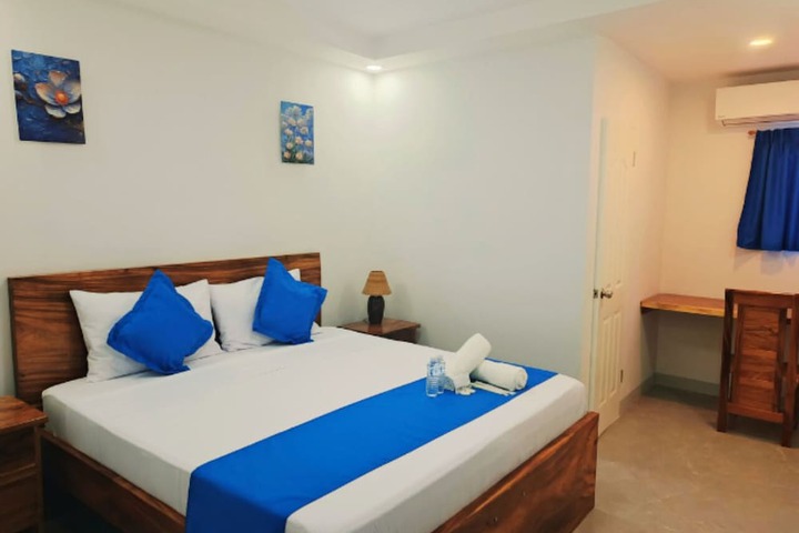 Room 4 of 52