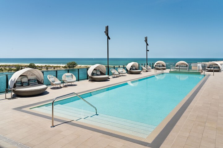 Pool 40 of 99