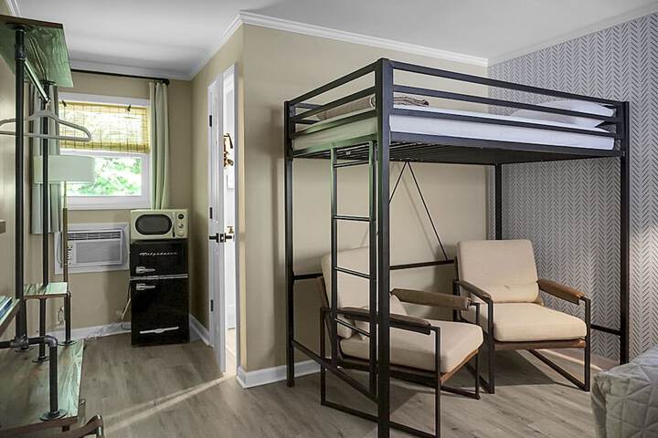 Room 16 of 112