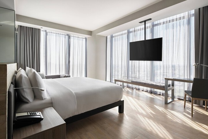 Room 15 of 65