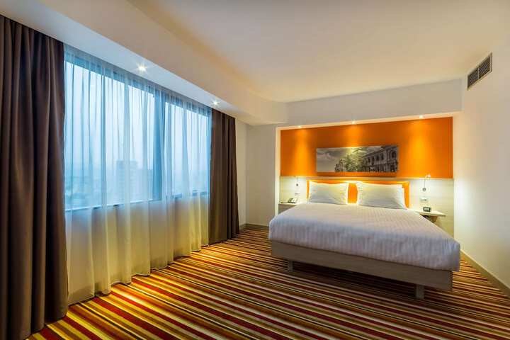 Room 16 of 41