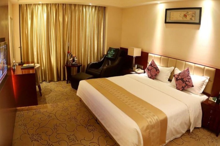 Room 8 of 17