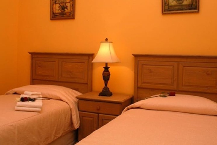 Room 4 of 17