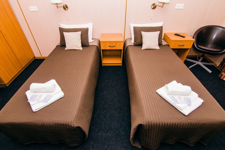 Room 8 of 52