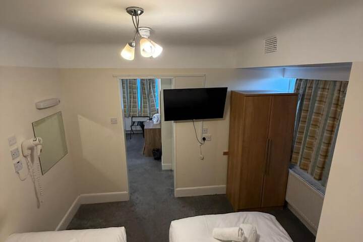 Room 27 of 45