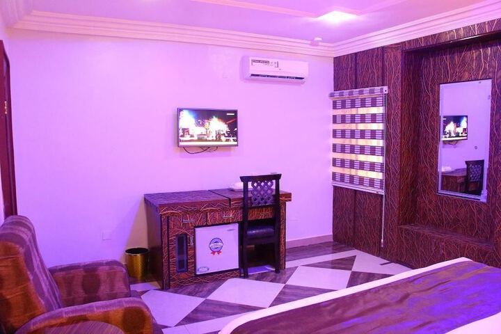 Room 11 of 45