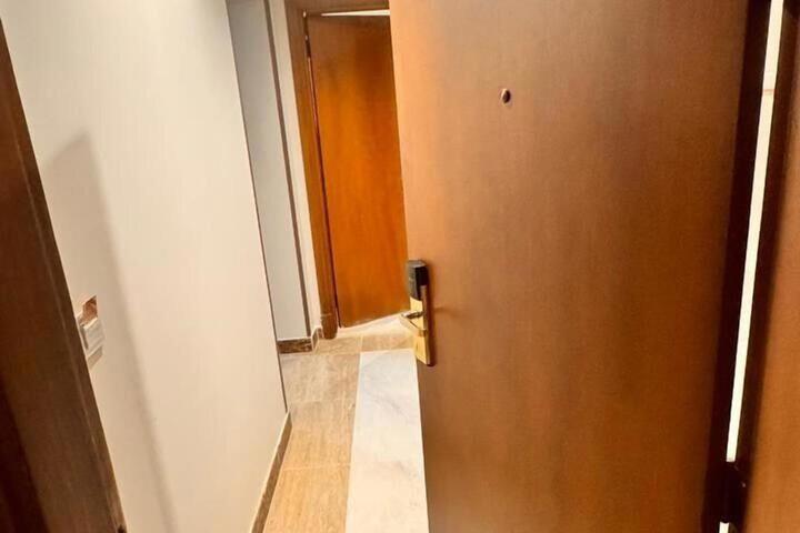 Room 7 of 32