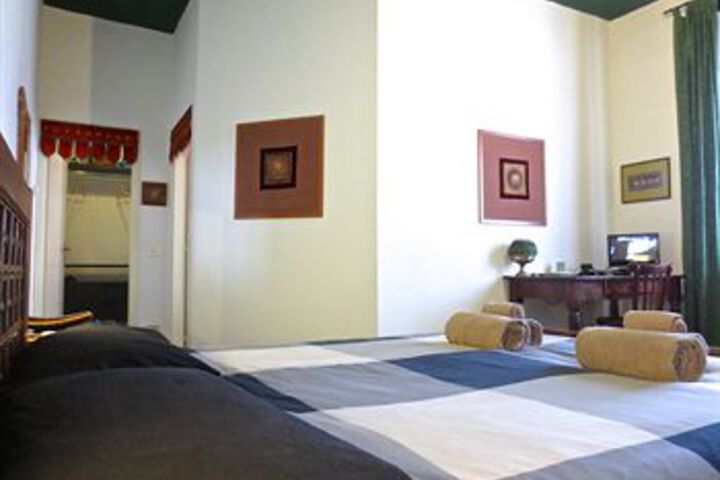 Room 16 of 80