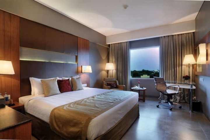 Room 3 of 52