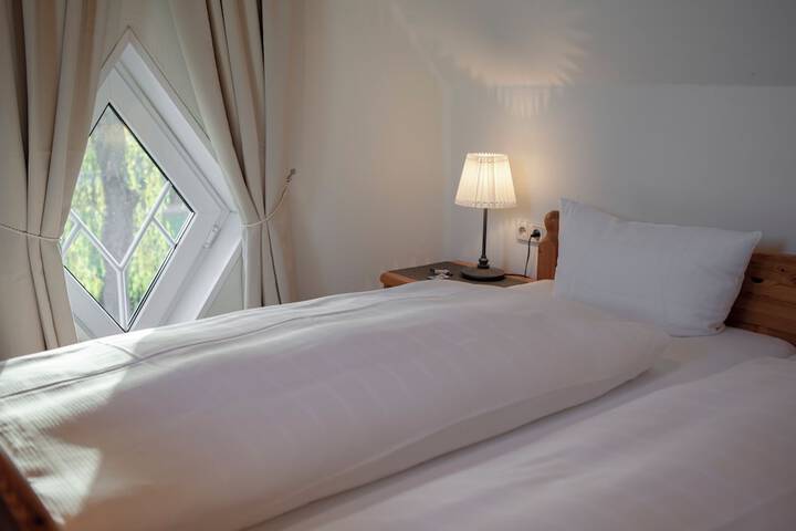 Room 13 of 26