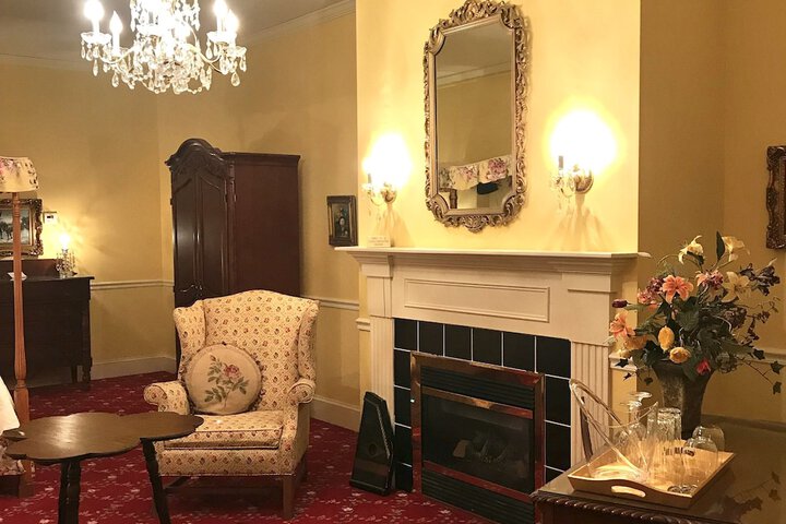 Room 32 of 84