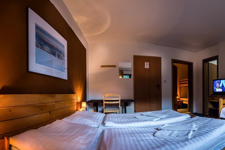 Room 11 of 12