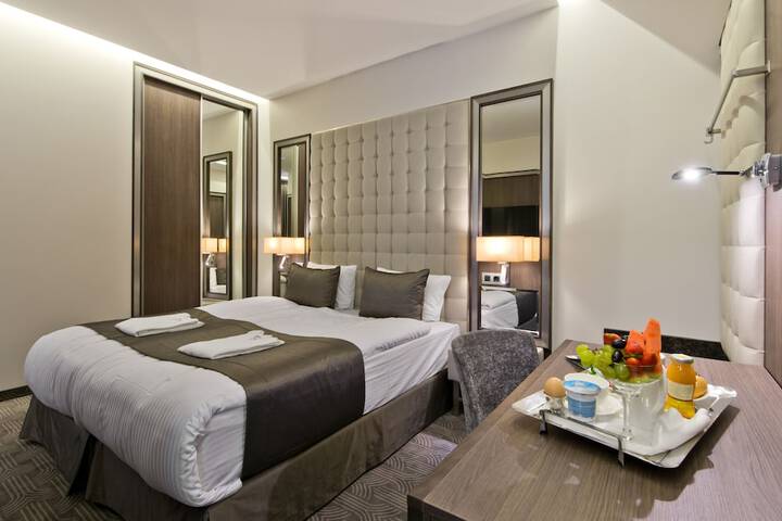 Room 16 of 70