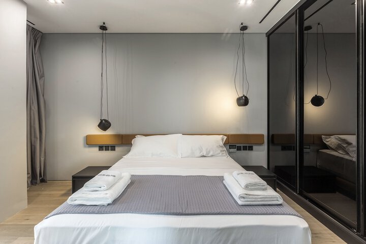 Room 34 of 182
