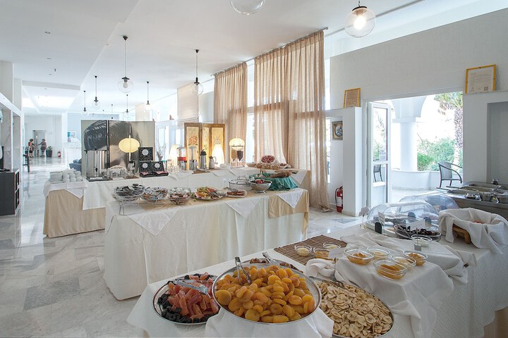 Dining 54 of 105
