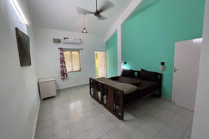 Room 18 of 160