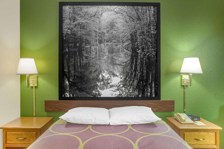 1 King Bed (5 of 8)