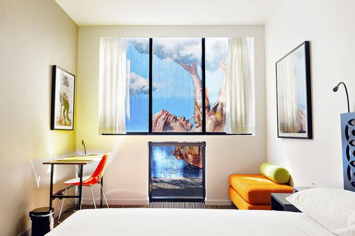 Room 9 of 61