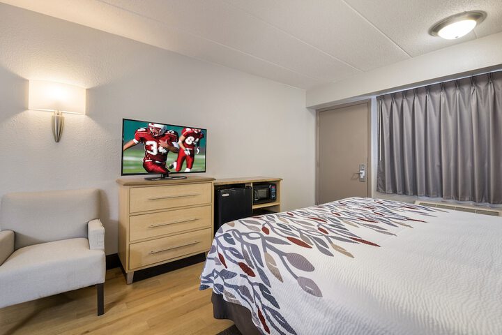 Standard | King Bed (4 of 18)