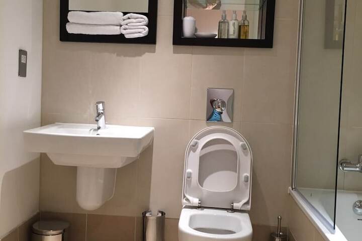 Ch &  bro properties Ltd Image 10