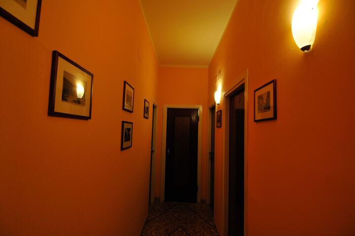 Ballroom/Hall 22 of 28